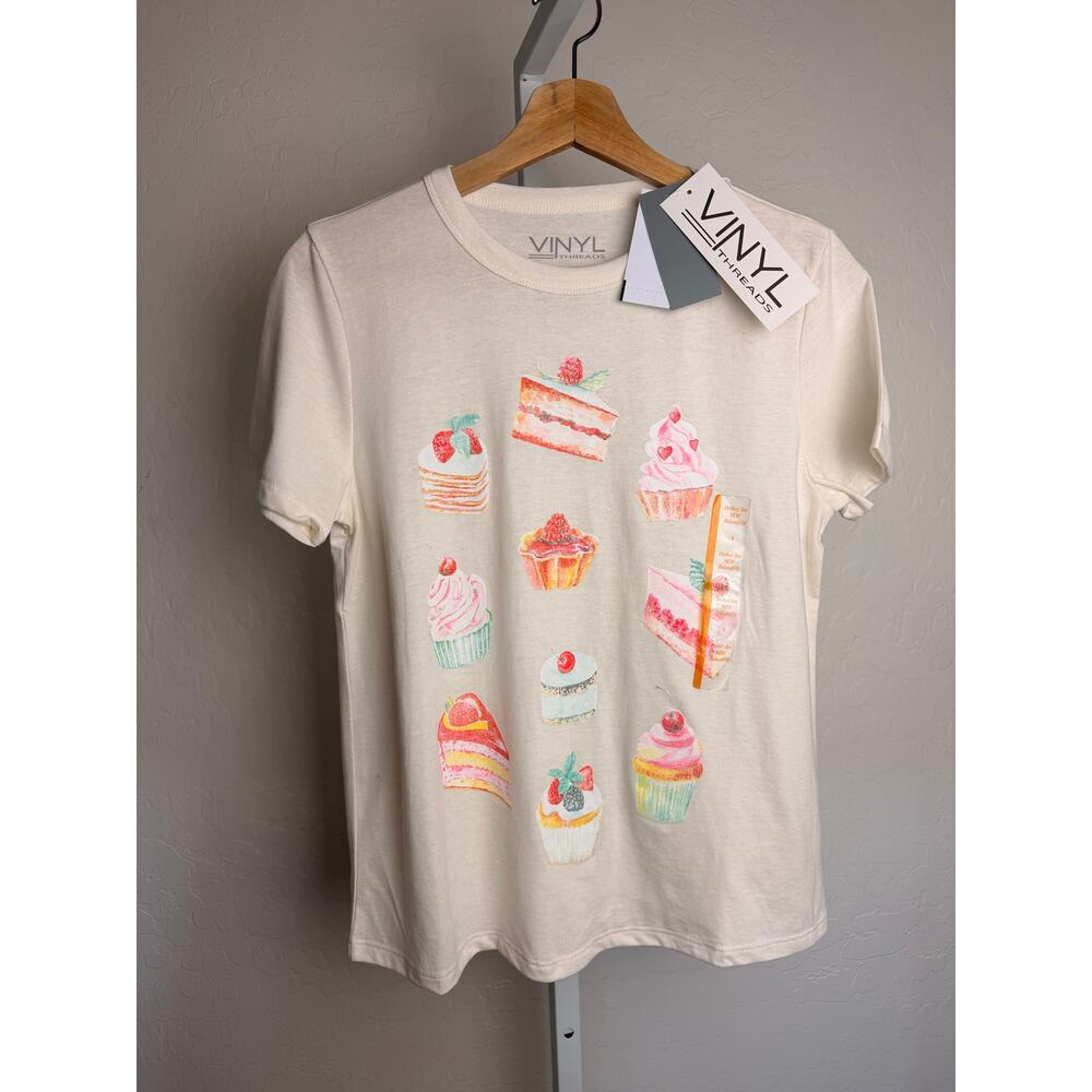 Vinyl Threads Dessert Graphic Tee Small Cream Cupcake Cake Shirt NWT